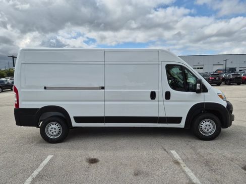 New 2026 RAM ProMaster 2500 w/ Convenience Group image 5