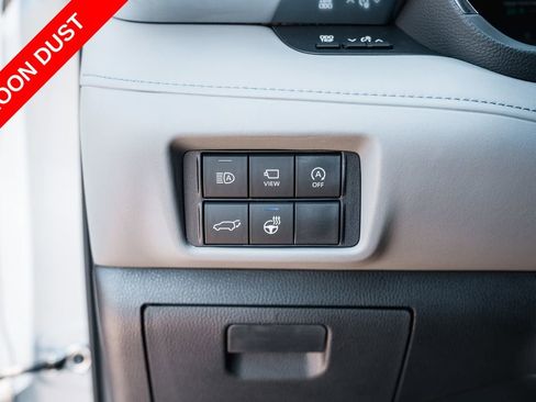Used 2024 Toyota Highlander Platinum FWD image 14