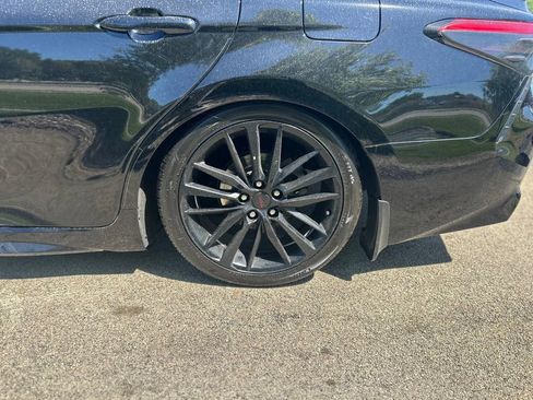 Used 2018 Toyota Camry SE FWD image 32