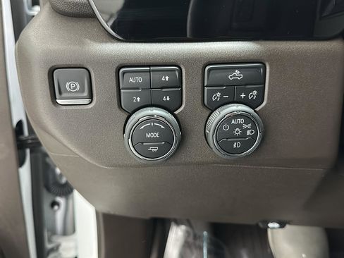 Used 2023 Chevrolet Silverado 1500 LT Trail Boss w/ Convenience Package II image 18