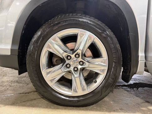 Used 2015 Toyota Highlander Limited AWD/4WD image 19