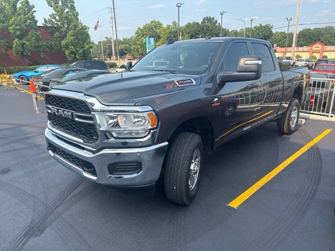 Used 2024 RAM 2500 Tradesman w/ Chrome Appearance Group AWD/4WD image 2