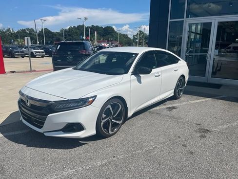 Used 2022 Honda Accord Sport image 3
