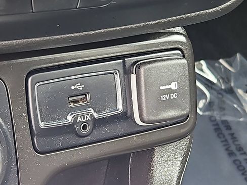 Used 2023 Jeep Renegade Altitude w/ Sun/Sound Group AWD/4WD image 27