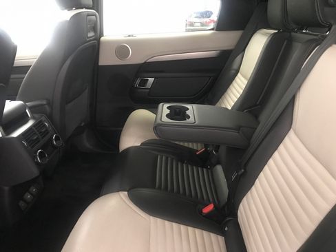 Used 2023 Land Rover Discovery S R-Dynamic image 14