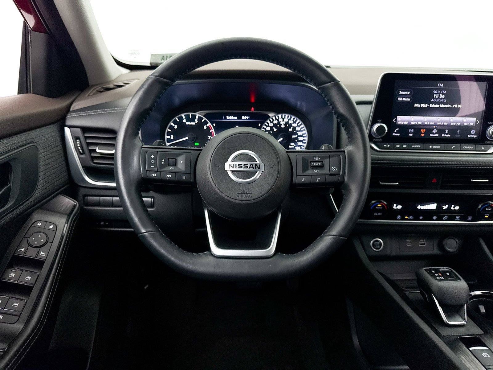Used 2021 Nissan Rogue S FWD image 3
