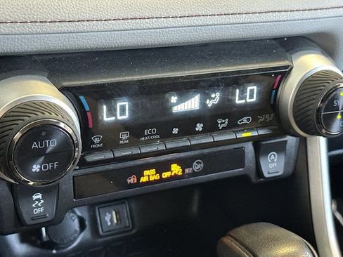 Certified 2025 Toyota RAV4 XLE FWD image 25