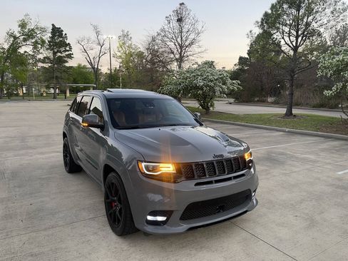 Used 2021 Jeep Grand Cherokee SRT w/ Trailer Tow Group IV AWD/4WD image 27