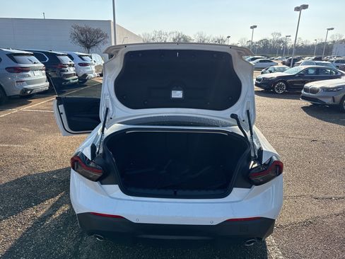 Used 2024 BMW 230i Coupe w/ Premium Package image 9