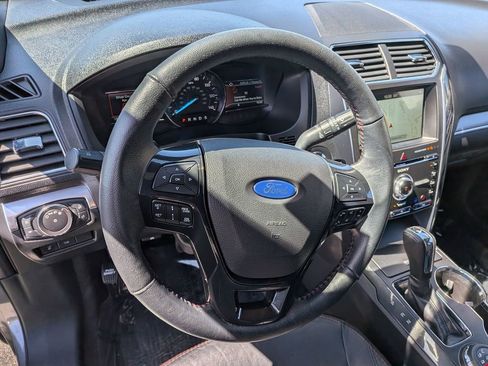 Used 2018 Ford Explorer Sport w/ Equipment Group 401A AWD/4WD image 16