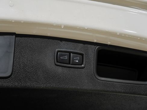 Used 2023 Porsche Macan AWD/4WD image 58