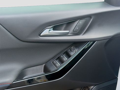 Used 2025 Chevrolet Equinox RS w/ Safety and Technology Package FWD image 17