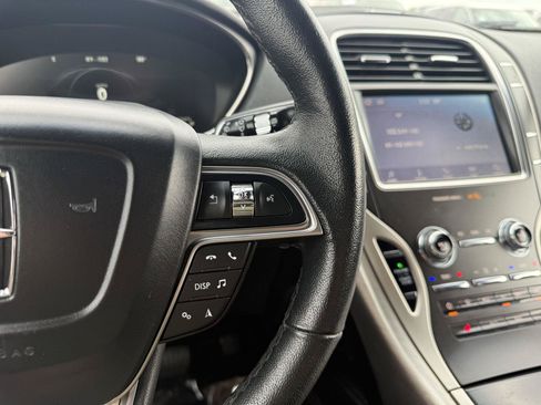 Used 2020 Lincoln Nautilus Premier AWD/4WD image 15