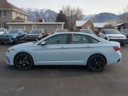 New 2026 Volkswagen Jetta SE image 9