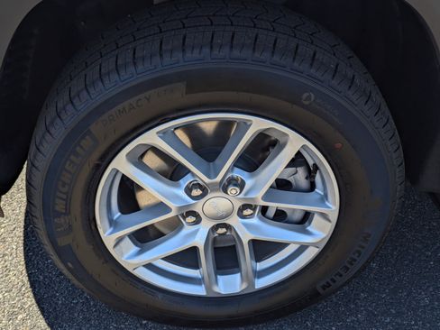 New 2025 Jeep Grand Cherokee L Laredo image 7