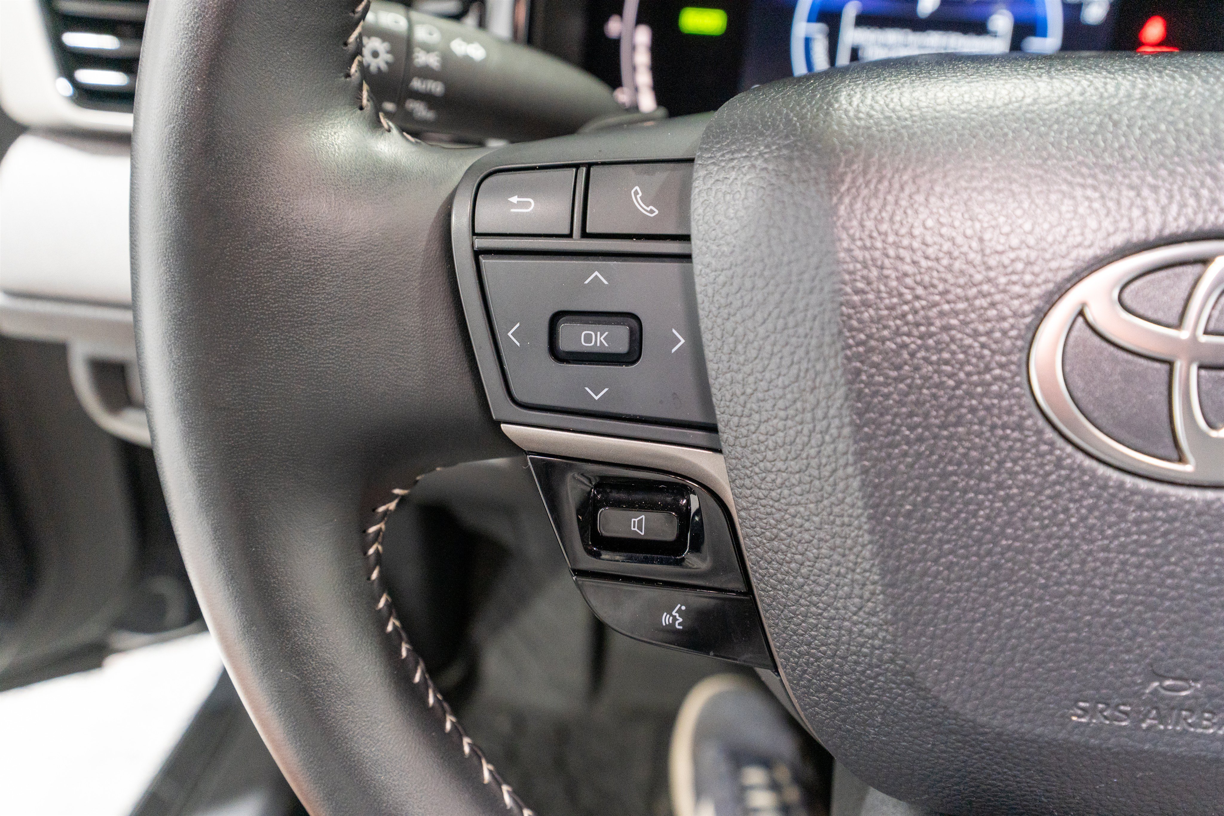 Used 2025 Toyota Camry SE FWD image 25