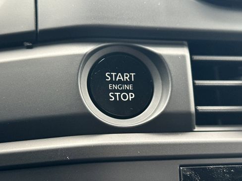 New 2025 Nissan Pathfinder S image 27