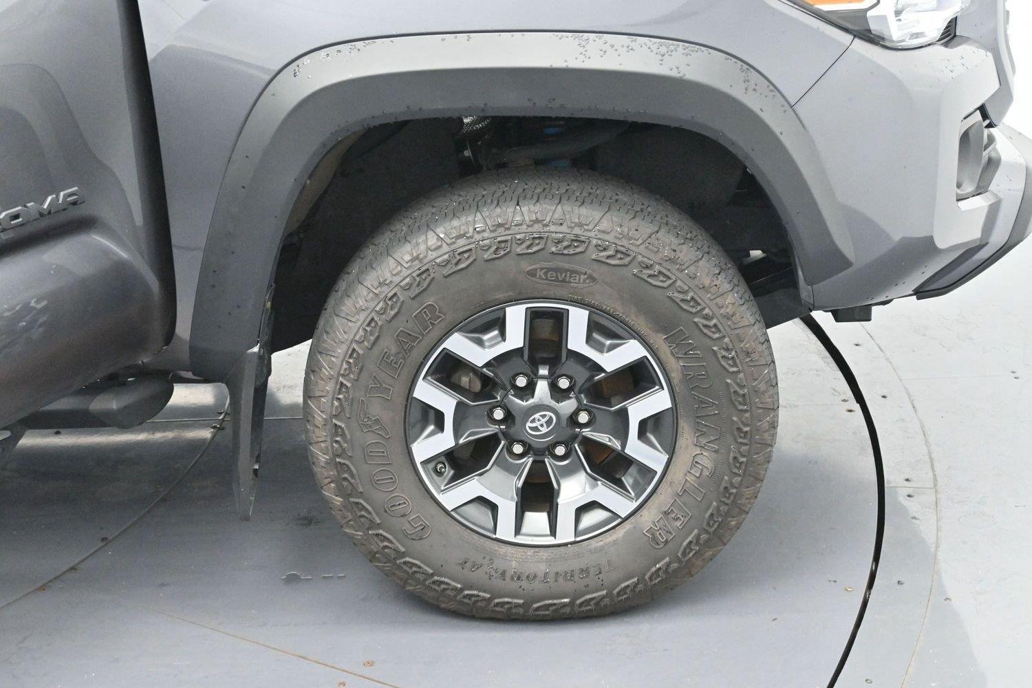 Used 2021 Toyota Tacoma TRD Off-Road w/ Technology Package AWD/4WD image 32