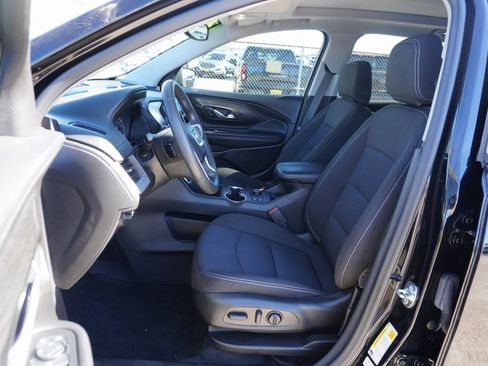 Used 2024 GMC Terrain SLE w/ Driver Convenience Package image 7