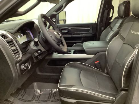 New 2026 RAM 2500 Laramie AWD/4WD image 15