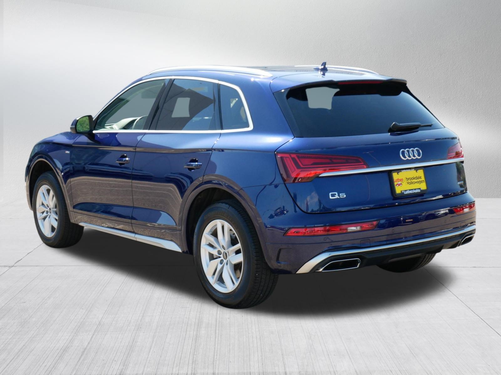 Used 2023 Audi Q5 2.0T Premium w/ Convenience Package AWD/4WD image 5