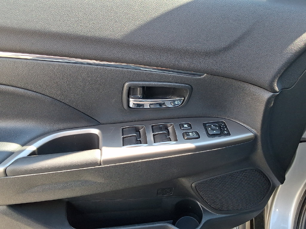 Used 2024 Mitsubishi Outlander Sport ES AWD/4WD image 13