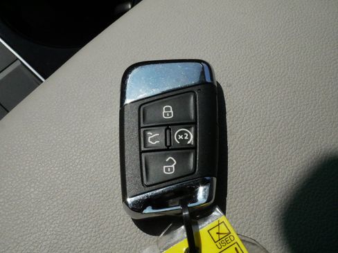 Certified 2023 Volkswagen Atlas SE w/ Panoramic Sunroof Package AWD/4WD image 31