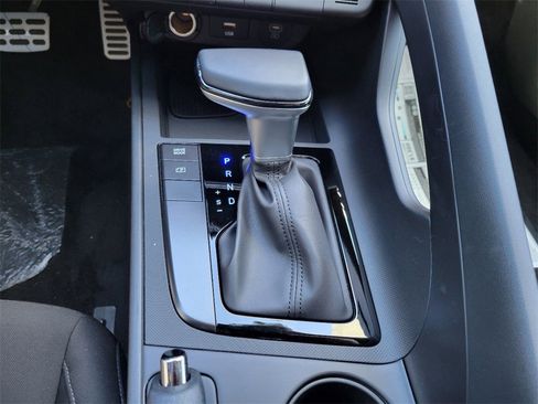 Used 2025 Hyundai Elantra Sport image 26