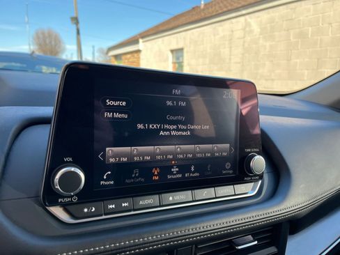 Used 2025 Nissan Rogue SV image 20