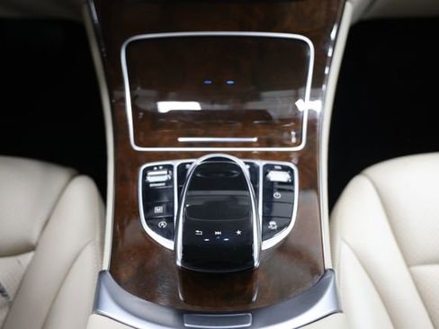 Used 2018 Mercedes-Benz GLC 300 4MATIC image 42