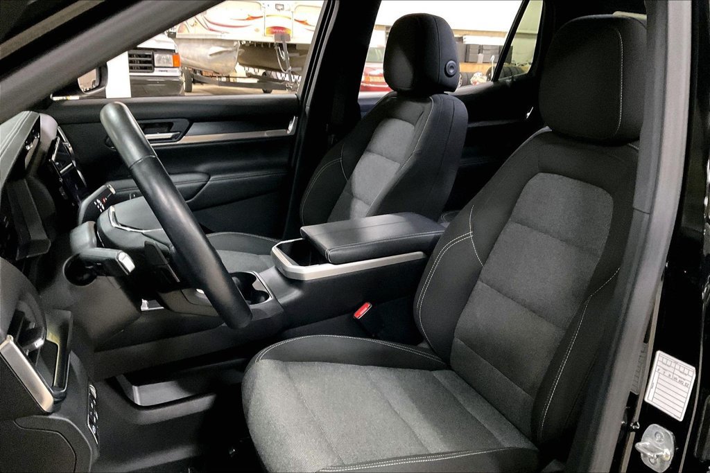 Used 2025 GMC Terrain Elevation AWD/4WD image 23