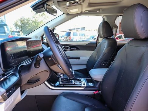 Certified 2024 Kia Carnival SX Prestige FWD image 18