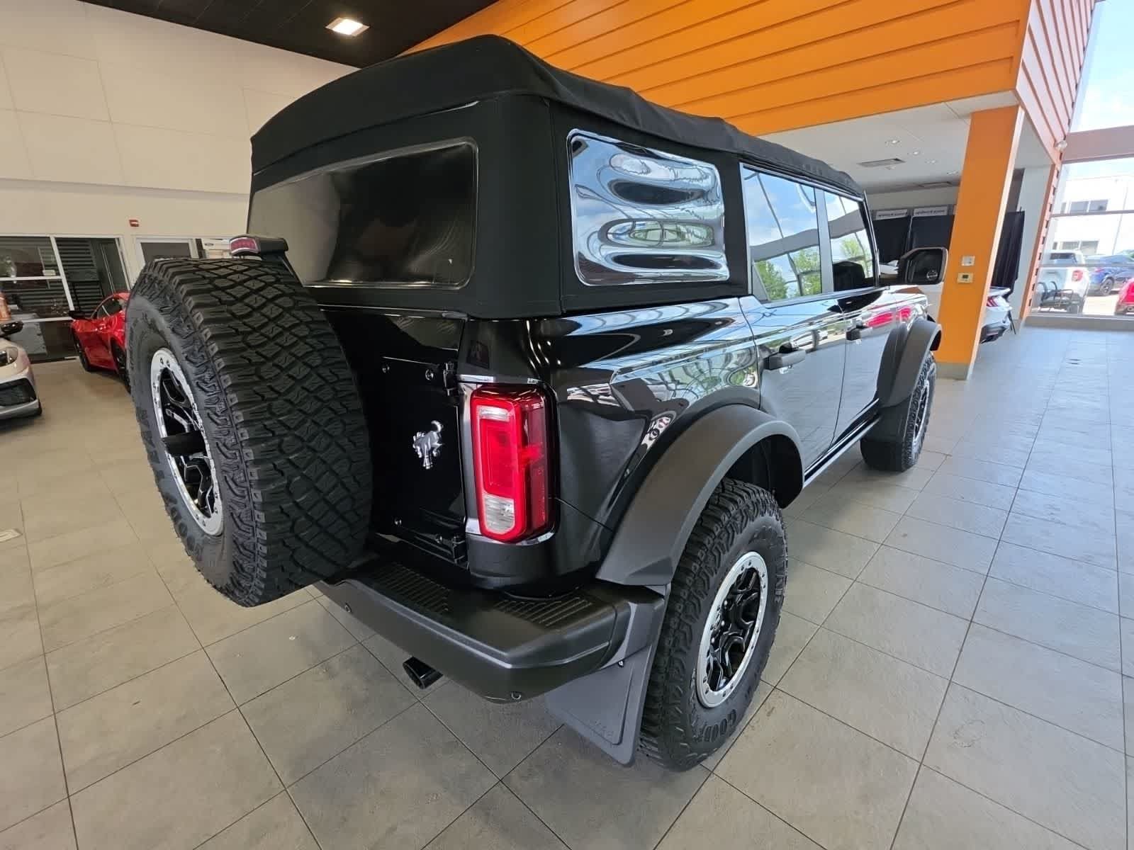Used 2022 Ford Bronco Black Diamond w/ Sasquatch Package AWD/4WD image 7