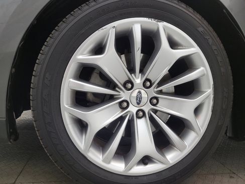 Used 2019 Ford Taurus Limited image 31