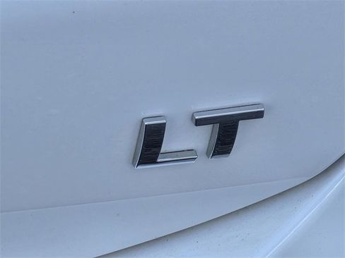 Used 2020 Chevrolet Equinox LT image 29