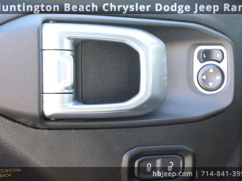 Used 2022 Jeep Wrangler Unlimited Rubicon 4xe image 12