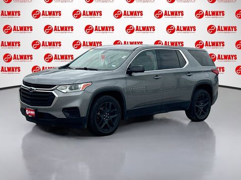 Used 2020 Chevrolet Traverse LS FWD image 1