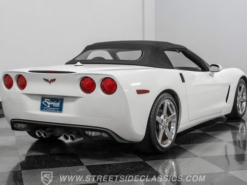 Used 2005 Chevrolet Corvette Convertible w/ Preferred Equipment Group RWD image 24