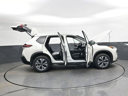 Used 2023 Nissan Rogue SV w/ SV Premium Package image 42