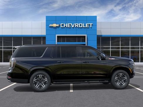 New 2026 Chevrolet Suburban Z71 w/ Comfort Package AWD/4WD image 5