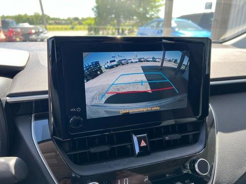 Used 2023 Toyota Corolla LE FWD image 2