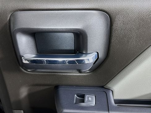 Used 2018 Chevrolet Silverado 1500 Custom w/ Custom Value Package RWD image 27