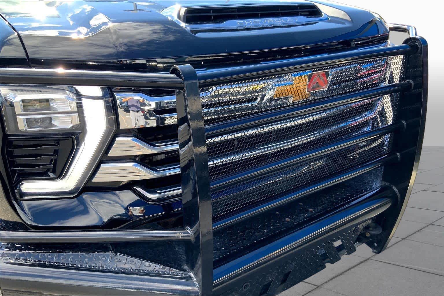 Used 2024 Chevrolet Silverado 2500 High Country w/ Technology Package AWD/4WD image 30