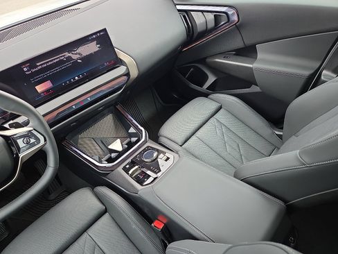 Used 2025 BMW X3 xDrive30i w/ Premium Package image 11