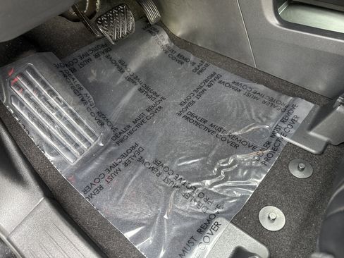 Used 2024 Nissan Pathfinder SL image 17