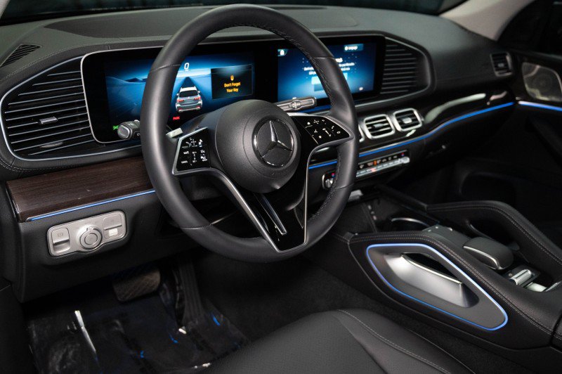 Certified 2026 Mercedes-Benz GLS 450 4MATIC image 17