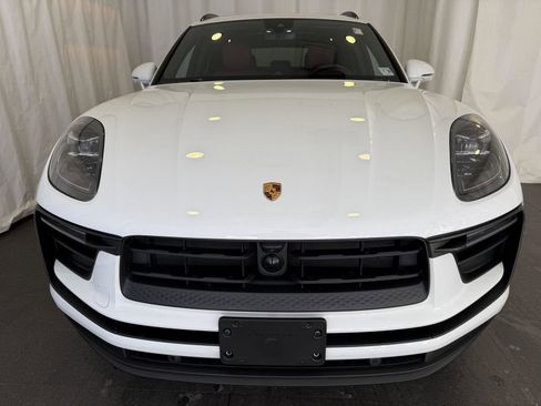 Used 2025 Porsche Macan image 6