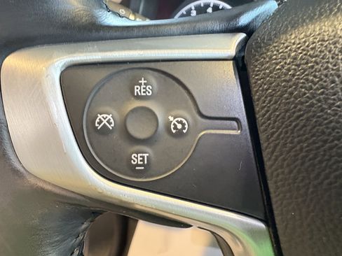 Used 2018 GMC Acadia SLE image 13