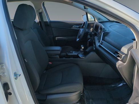 Used 2024 Kia Sportage LX FWD image 15