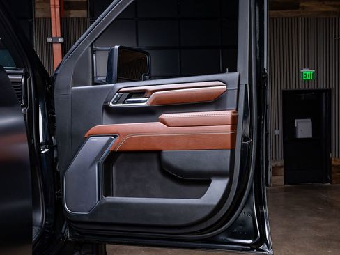 Used 2024 GMC Sierra 2500 Denali Ultimate image 37